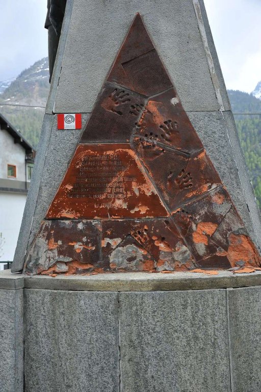 Gedenktafel am Gefallenendenkmal