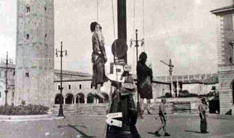 Iris Versari und Silvio Corbari auf der Piazza Saffi (Foto: Wikipedia)