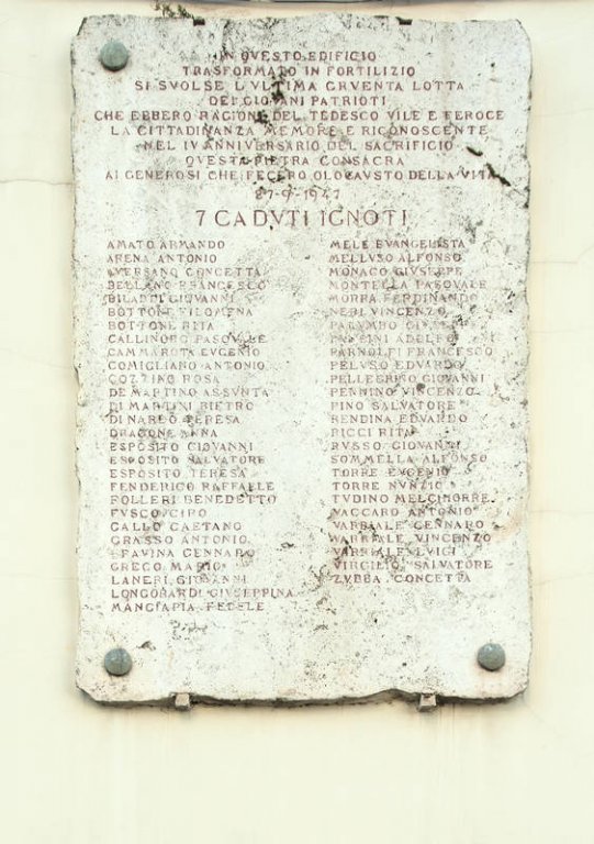 Gedenktafel an der Piazza Quattro Giornate