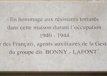 (alte) Gedenktafel an Folterstätte der Gestapohelfer Bonny-Lafont; Foto: wikimedia-mu