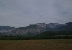 Blick von Romans auf das nordwestliche Vercors-Massiv