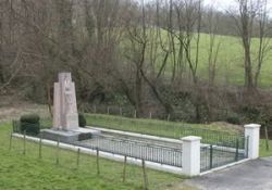 Denkmal der Erschossenen in Beauvoir; © G.A. Vitinger, genweb