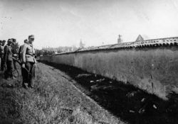 nach der Erschießung der sieben Geiseln; hist. Foto © archives@rhone.fr Mémorial de l'Oppression, 3808 W 107