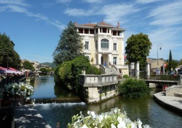 L’Isle-sur-la-Sorgue; Quelle: France-voyage