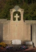 Totendenkmal am Friedhof