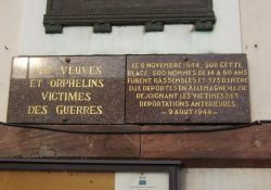 Gedenktafel am Rathaus