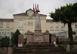 Totendenkmal, Place du Champ de Mars 