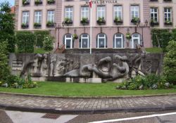 Totendenkmal, vor Mairie