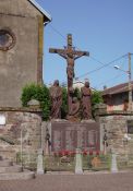 Denkmal an der Kirche