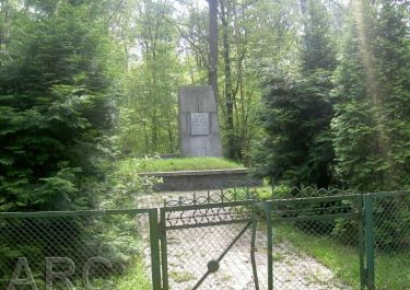 Denkmal Massenerschießungen; Foto: deathcamps.org