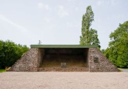 La Maltière : Denkmal und Gedenktafel für 117 Widerstandskämpfer am Schießstand