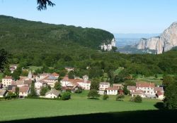 Blick auf Saint-Julien; Quelle: Mairie de Saint-Julien-en-Vercors