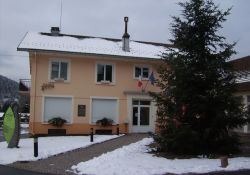 Rathaus mit Gedenktafel