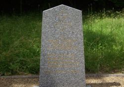 Stele für die Erschossenen