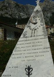 Gedenkstein an der Piazza