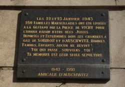 Gedenktafel am Opernplatz