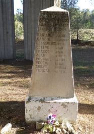 Stele für Erschossene u.a aus La Roque