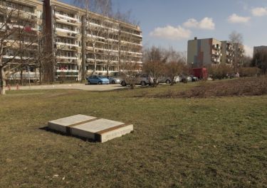 Majdan Tatarski Ghetto - Erinnerungstafeln; Foto: teatrnn.pl