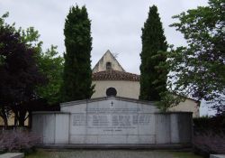 Denkmal am Ortseingang