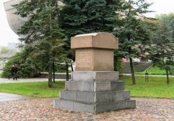 Gedenstein alter Friedhof Šnipiškės