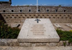 Port-Louis: Memorial und Gedenktafeln für die Erschossenen von Port-Louis